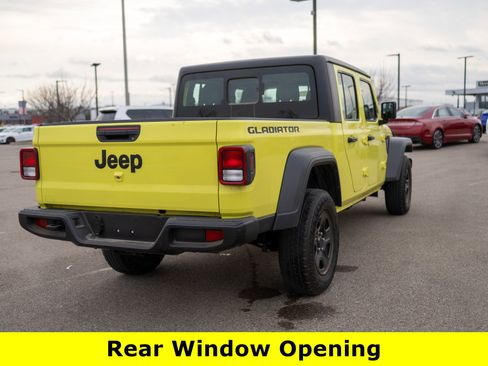 Used 2023 Jeep Gladiator Sport image 3