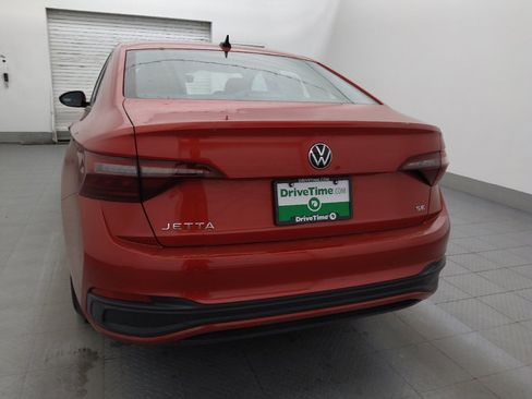 Used 2024 Volkswagen Jetta SE FWD image 6