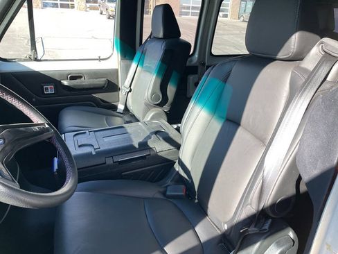 Used 1989 Ford E-150 and Econoline 150 image 10