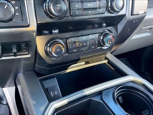 Used 2022 Ford F250 XLT w/ XLT Premium Package AWD/4WD image 24