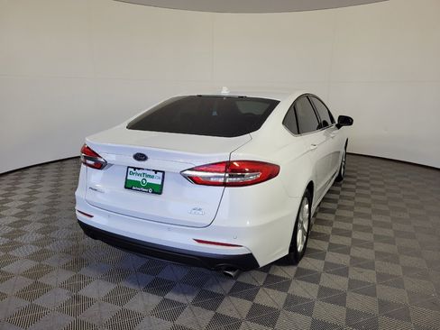 Used 2019 Ford Fusion SE FWD image 9