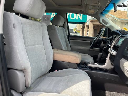 Used 2014 Toyota Sequoia SR5 image 41