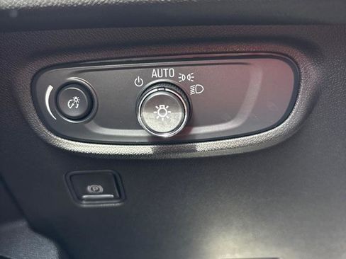 Used 2024 GMC Terrain SLE image 20