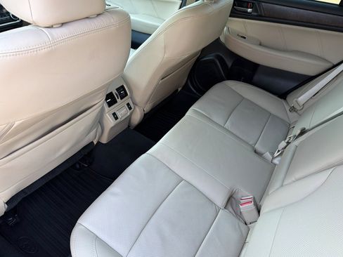 Used 2018 Subaru Outback 2.5i Limited image 15