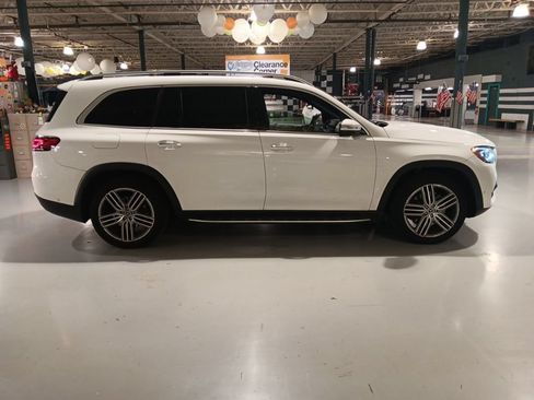 Used 2023 Mercedes-Benz GLS 450 4MATIC image 5