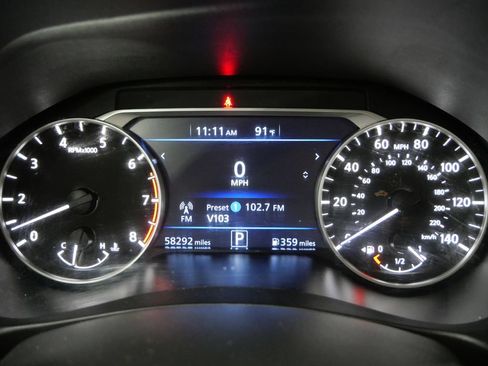 Used 2024 Nissan Altima 2.5 SV FWD image 14