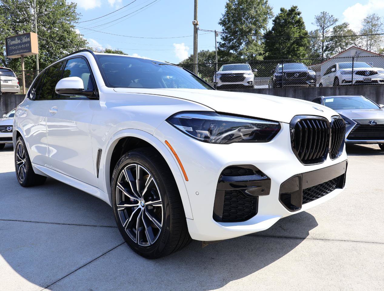 Used 2022 BMW X5 xDrive40i w/ M Sport Package AWD/4WD image 9
