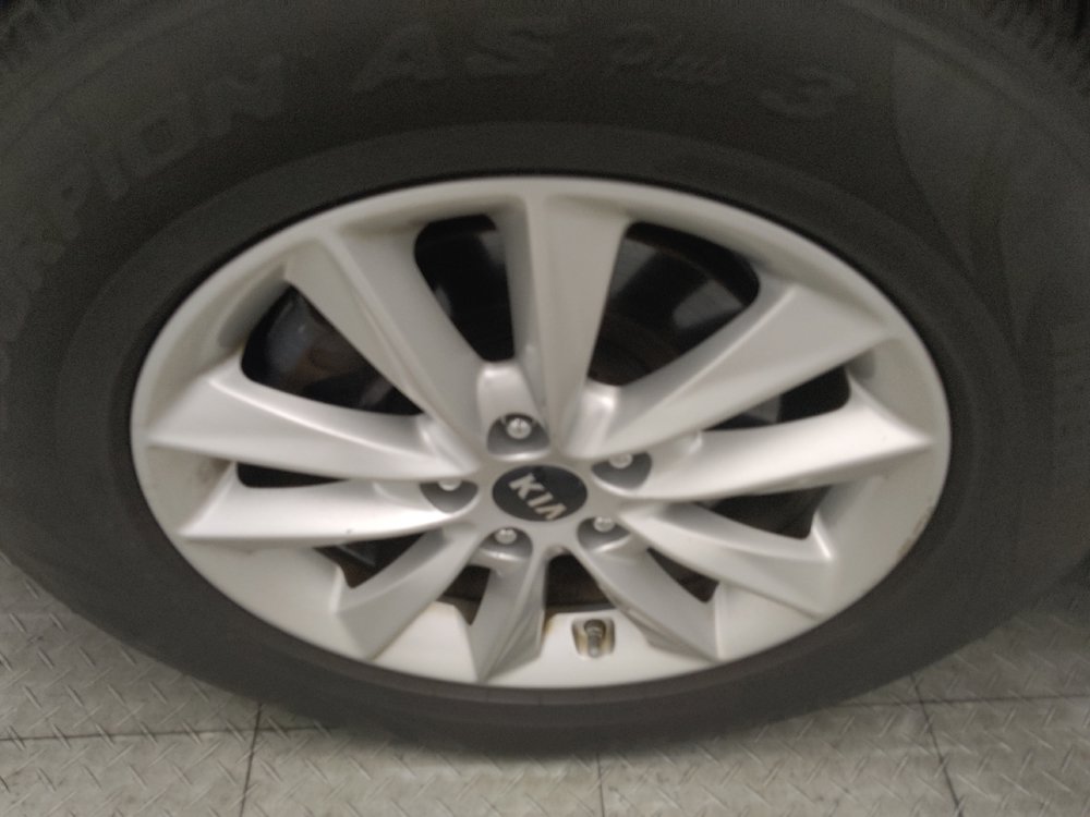 Used 2019 Kia Sorento AWD V6 image 31