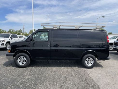 Used 2016 Chevrolet Express 3500 RWD image 8