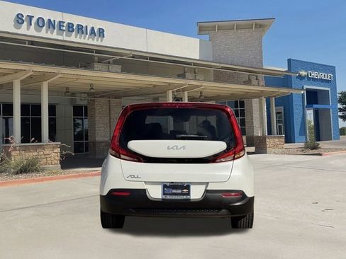 Used 2022 Kia Soul LX w/ Technology Package image 6