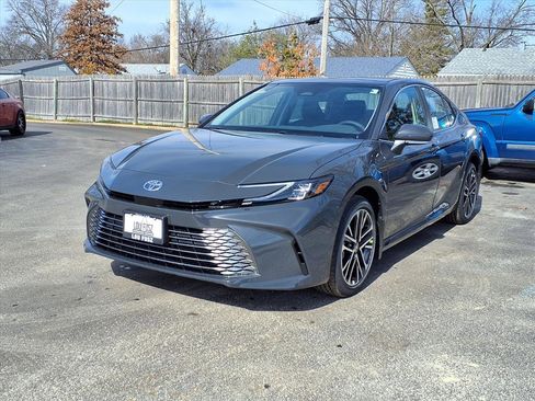 New 2026 Toyota Camry XLE image 32