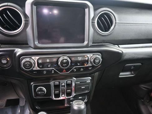 Used 2021 Jeep Wrangler Unlimited Sahara image 10
