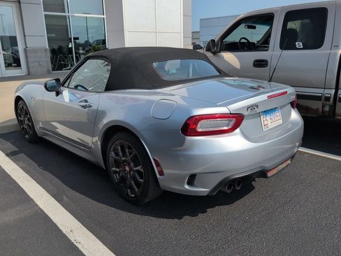 Used 2018 FIAT 124 Spider Abarth RWD image 5