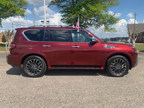 Used 2024 Nissan Armada Platinum w/ Captain's Chairs Package image 2