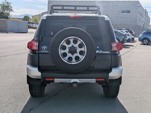 Used 2011 Toyota FJ Cruiser 4WD w/ Convenience Pkg image 4