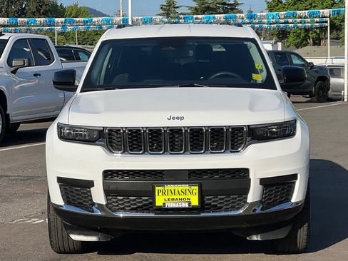 Used 2023 Jeep Grand Cherokee L Laredo image 6