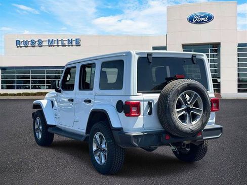 Used 2022 Jeep Wrangler Unlimited Sahara w/ LED Lighting Group AWD/4WD image 5