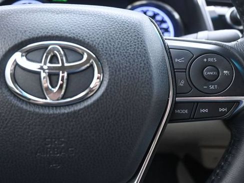 Used 2018 Toyota Camry XLE FWD image 27