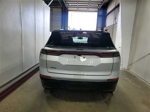 Used 2024 Jeep Wagoneer Launch Edition image 5