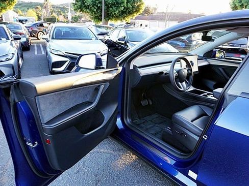 Used 2023 Tesla Model Y Long Range image 46