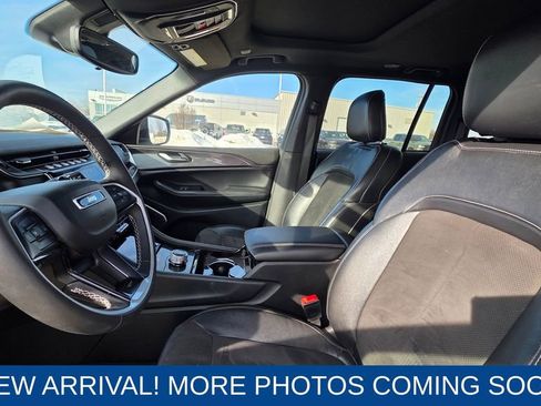 Used 2022 Jeep Grand Cherokee Altitude image 11