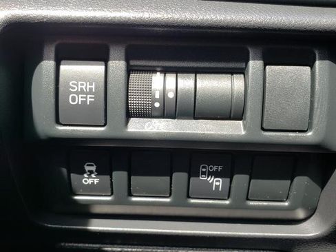 Used 2018 Subaru Crosstrek 2.0i Limited AWD/4WD image 25