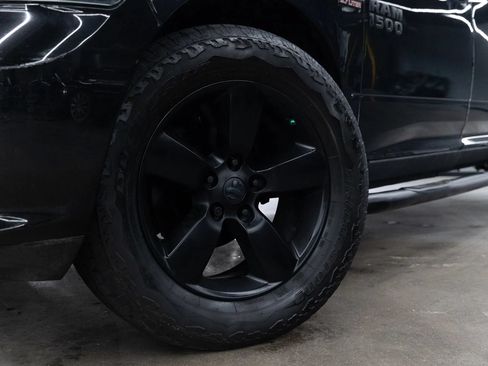 Used 2017 RAM 1500 Express w/ Express Value Package RWD image 3