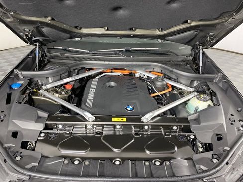 New 2026 BMW X5 xDrive50e w/ Climate Comfort Package image 4