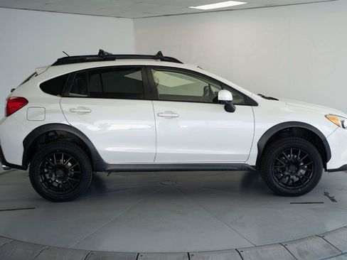 Used 2014 Subaru Crosstrek 2.0i Premium AWD/4WD image 9