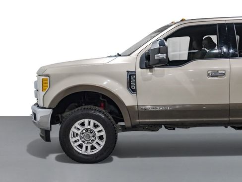 Used 2017 Ford F250 Lariat w/ Chrome Package image 10