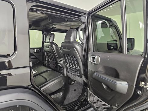 Used 2022 Jeep Wrangler Unlimited Rubicon 4xe w/ Cold Weather Group AWD/4WD image 35
