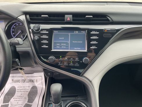 Used 2019 Toyota Camry LE image 18