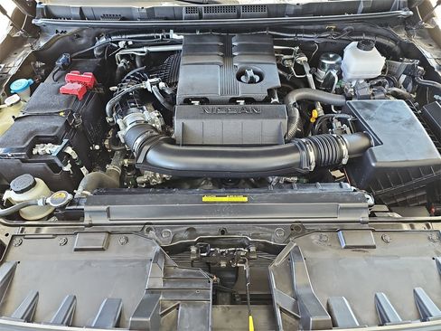 Used 2024 Nissan Frontier SV image 28