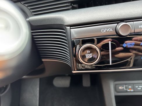 New 2025 Hyundai Ioniq 5 SEL image 38