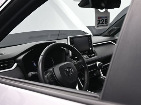 Used 2021 Toyota RAV4 XSE AWD/4WD image 25