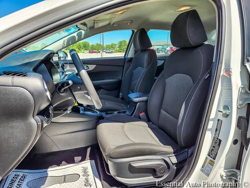 Used 2023 Kia Forte LXS FWD image 8
