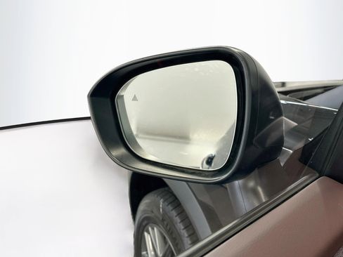 Used 2023 Nissan Rogue S AWD/4WD image 16