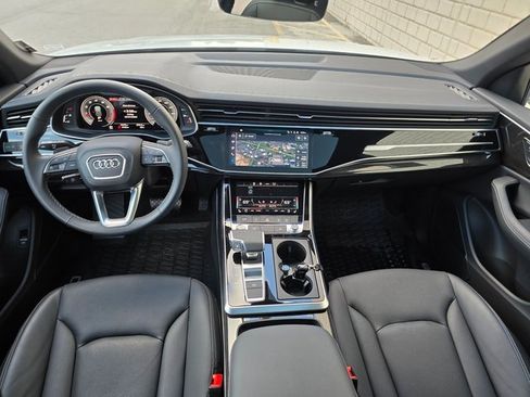 Used 2025 Audi Q8 Premium Plus image 2