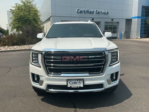 Used 2024 GMC Yukon SLT w/ SLT Luxury Package AWD/4WD image 4