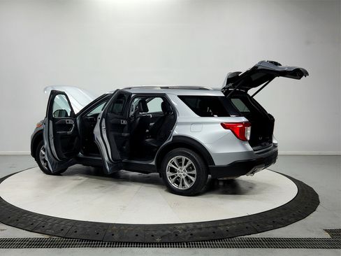 Used 2023 Ford Explorer Limited image 13