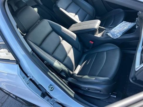 Used 2024 GMC Terrain SLT image 6