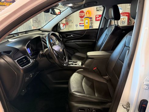 Used 2021 Chevrolet Equinox LT image 11