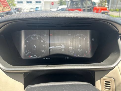 Used 2019 Land Rover Discovery SE AWD/4WD image 14