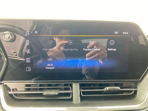 Used 2025 Chevrolet Trax RS w/ Driver Confidence Package image 16