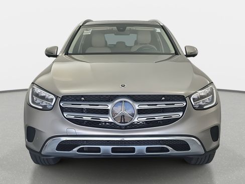 Used 2021 Mercedes-Benz GLC 300 4MATIC image 2