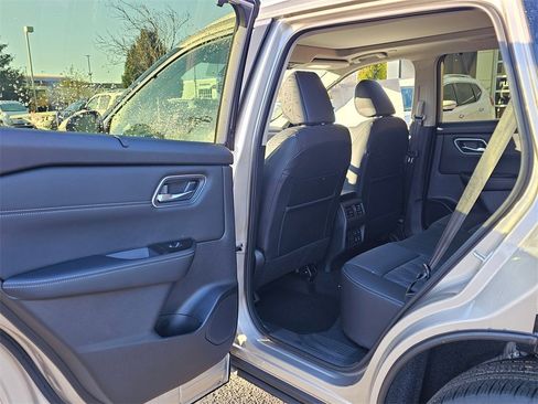 New 2026 Nissan Rogue Platinum image 12