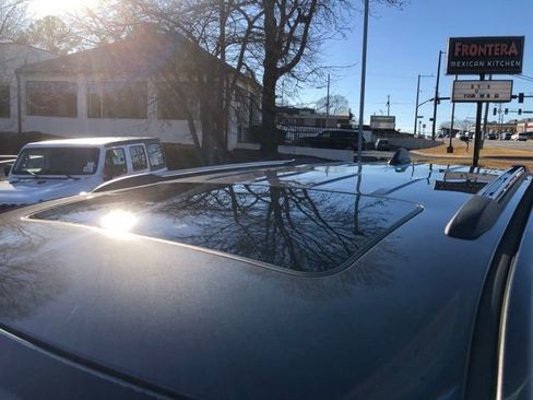 Used 2017 Jeep Grand Cherokee Limited image 9