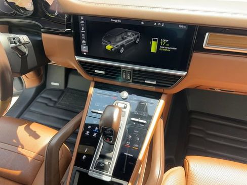 Used 2020 Porsche Cayenne E-Hybrid image 28