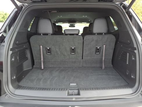 Used 2025 Buick Enclave Preferred AWD/4WD image 10