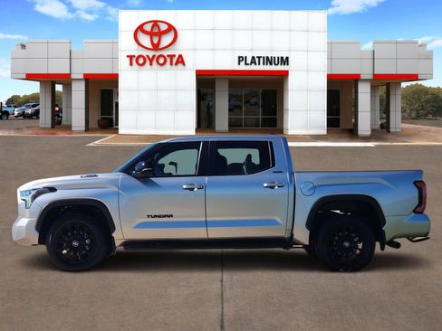 Used 2025 Toyota Tundra Limited AWD/4WD image 3
